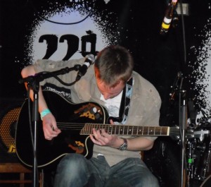 Tom playing at 229 Bar in London, 2011.
